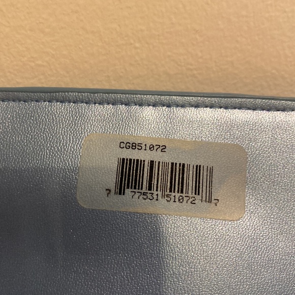 ✈️L’occitane 10-piece travel set 💗 - Picture 10 of 11